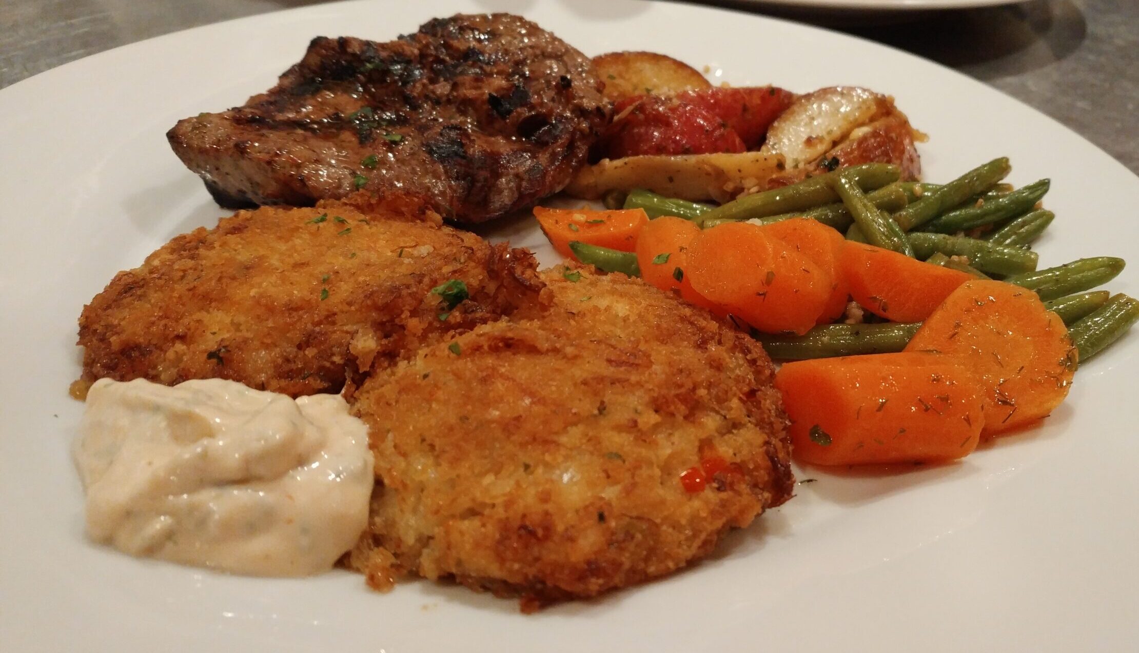 Duo with CrabCakes Beef with Crab Cakes Select Menu Page
